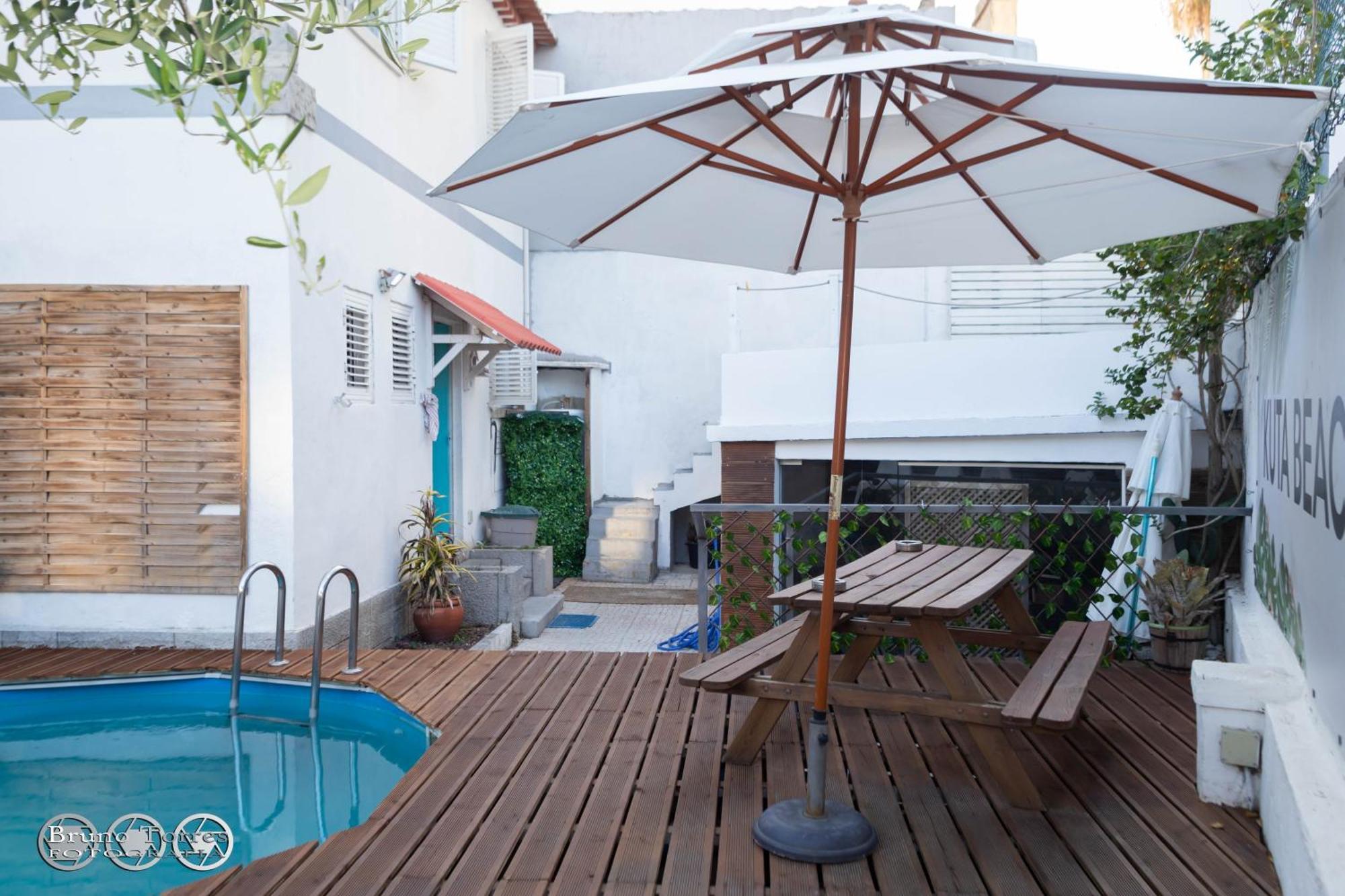The Shed Surf Lodge Costa de Caparica Εξωτερικό φωτογραφία